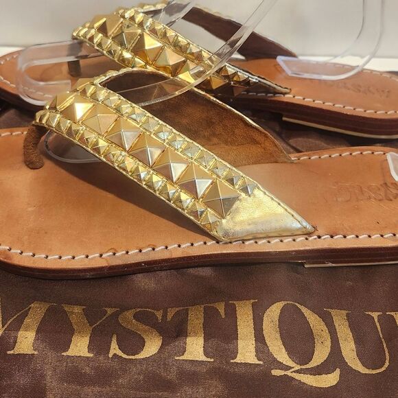 Mystique Gold Leather Rock Stud Flip Flop Thong Sandals sz.6 Ret.$265 w/Dustbag - Picture 3 of 11